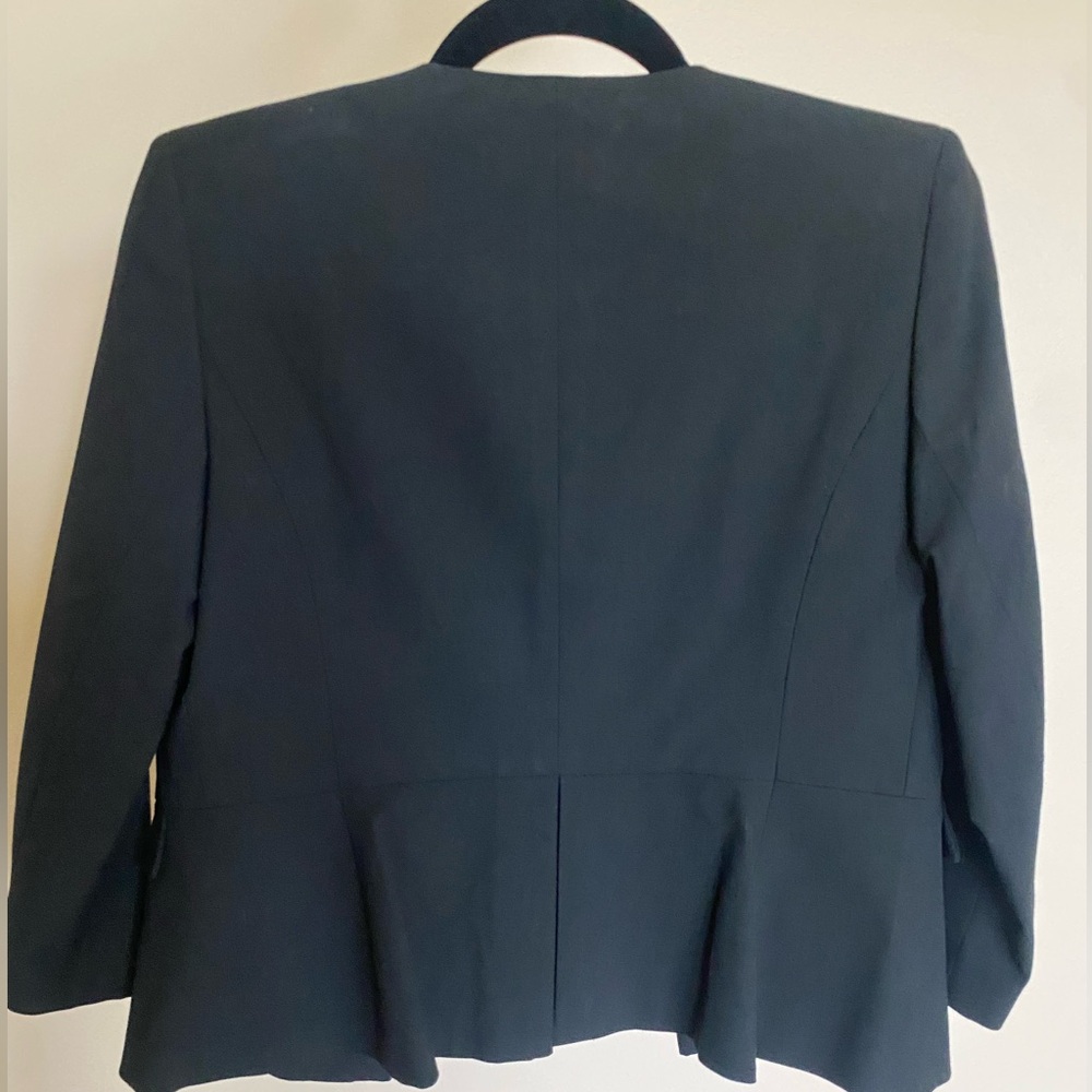 Ann Taylor Black Skirt Suit SET - Button-up Blazer and Matching Skirt - Picture 4 of 7